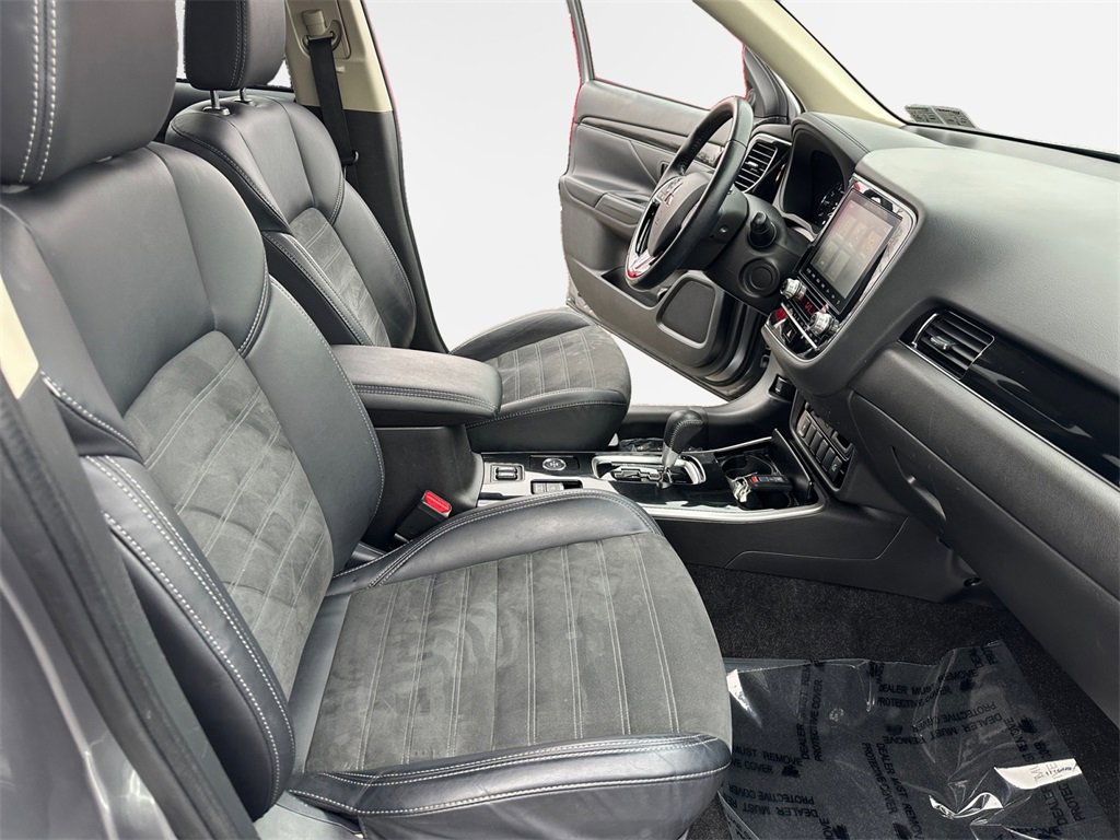 Used 2020 Mitsubishi Outlander SE image 26