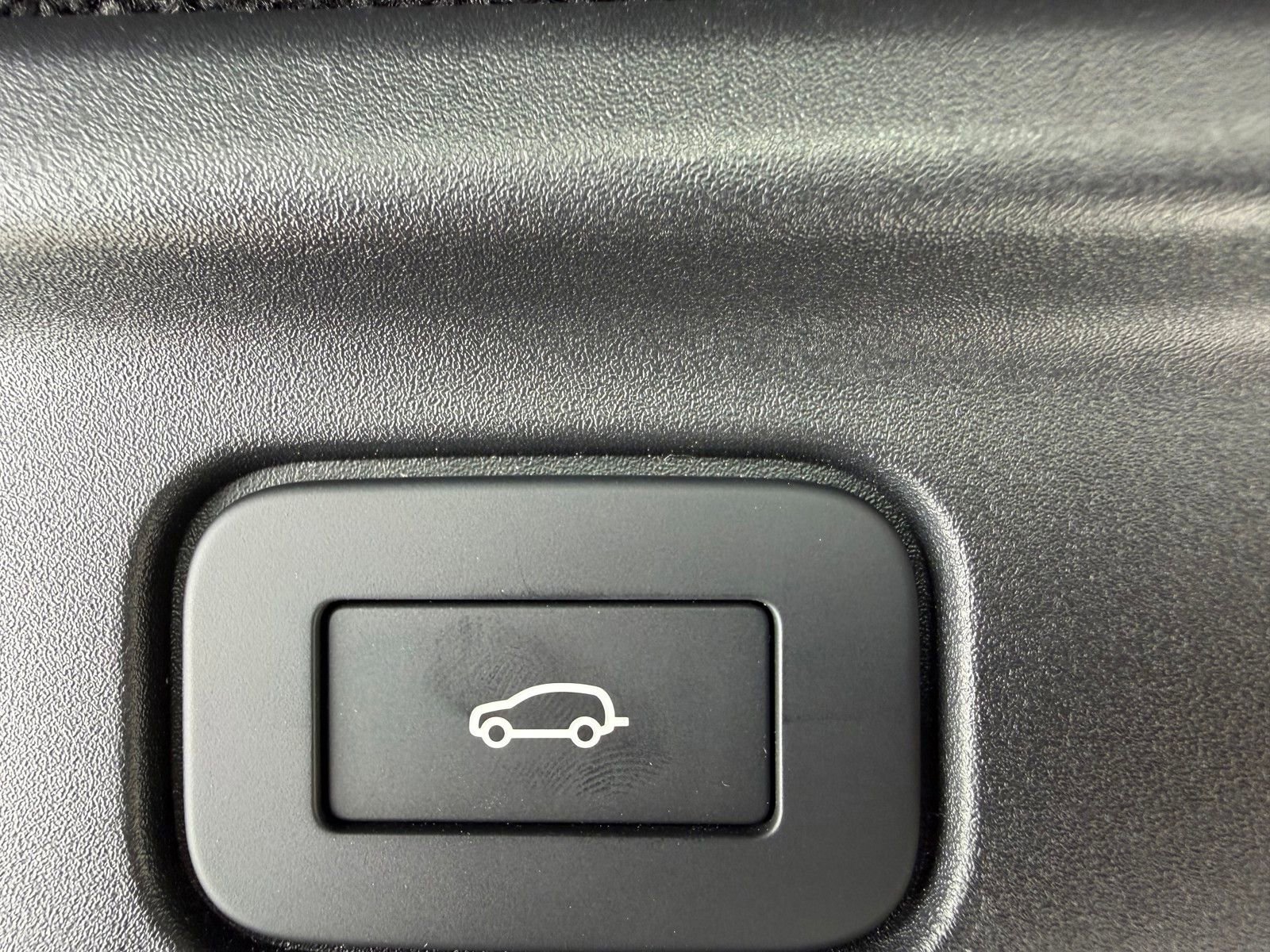 Used 2024 Land Rover Range Rover SE image 32