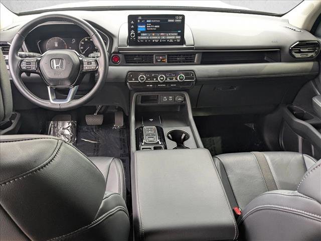 Used 2025 Honda Pilot EX-L image 16