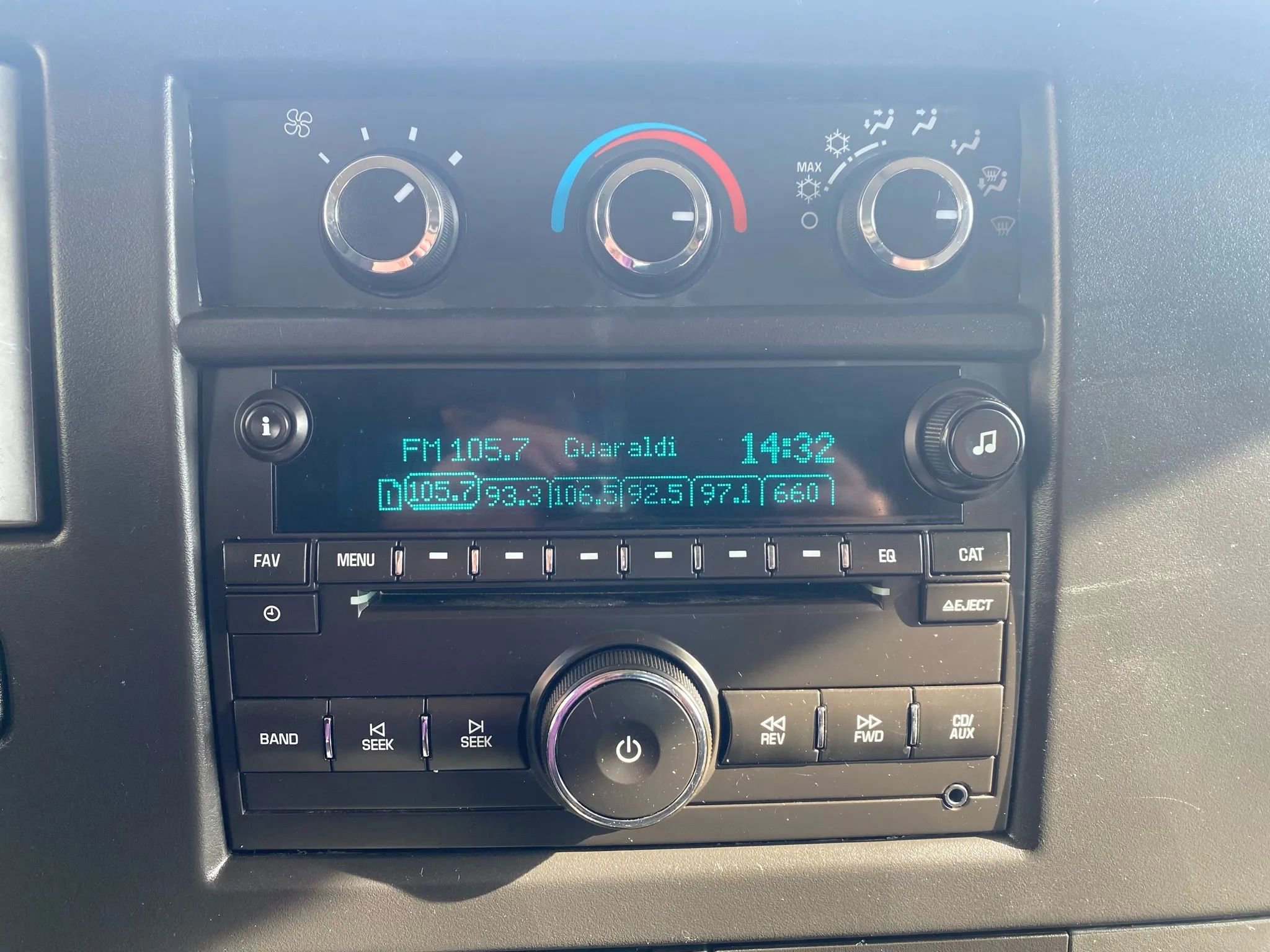 Used 2017 Chevrolet Express 3500 Extended image 13