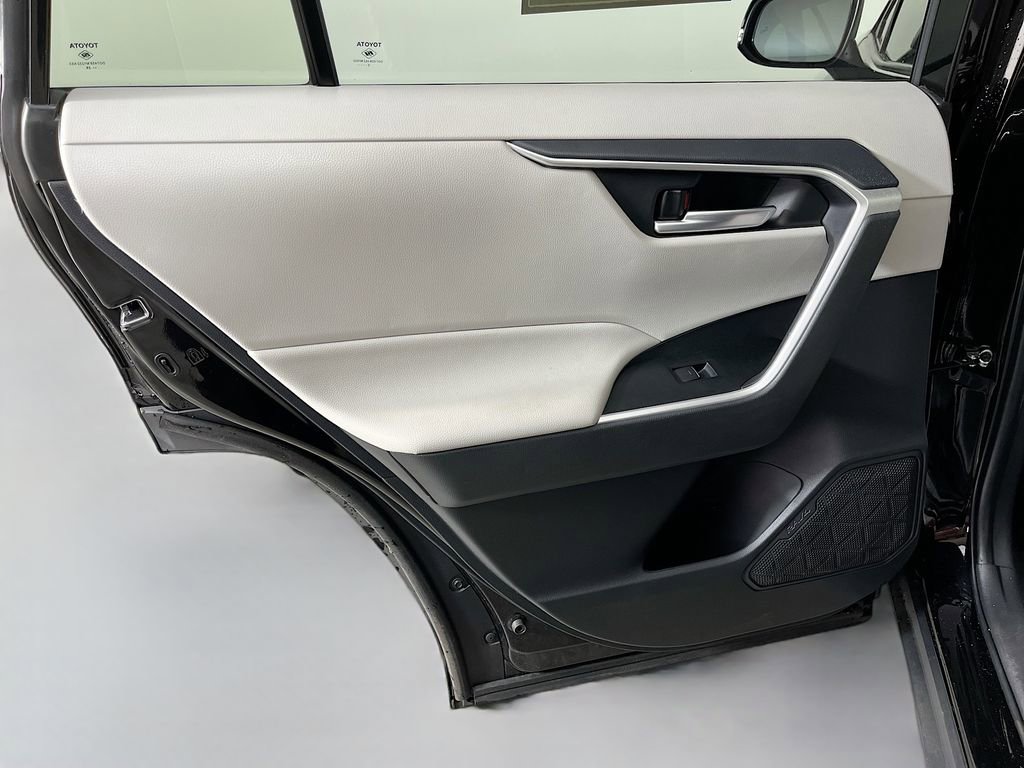 Used 2025 Toyota RAV4 XLE w/ Convenience Package FWD image 31