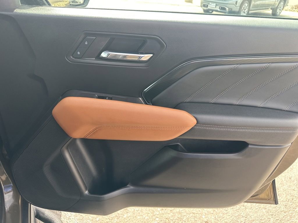 Used 2023 GMC Canyon AT4 w/ Technology Package image 38