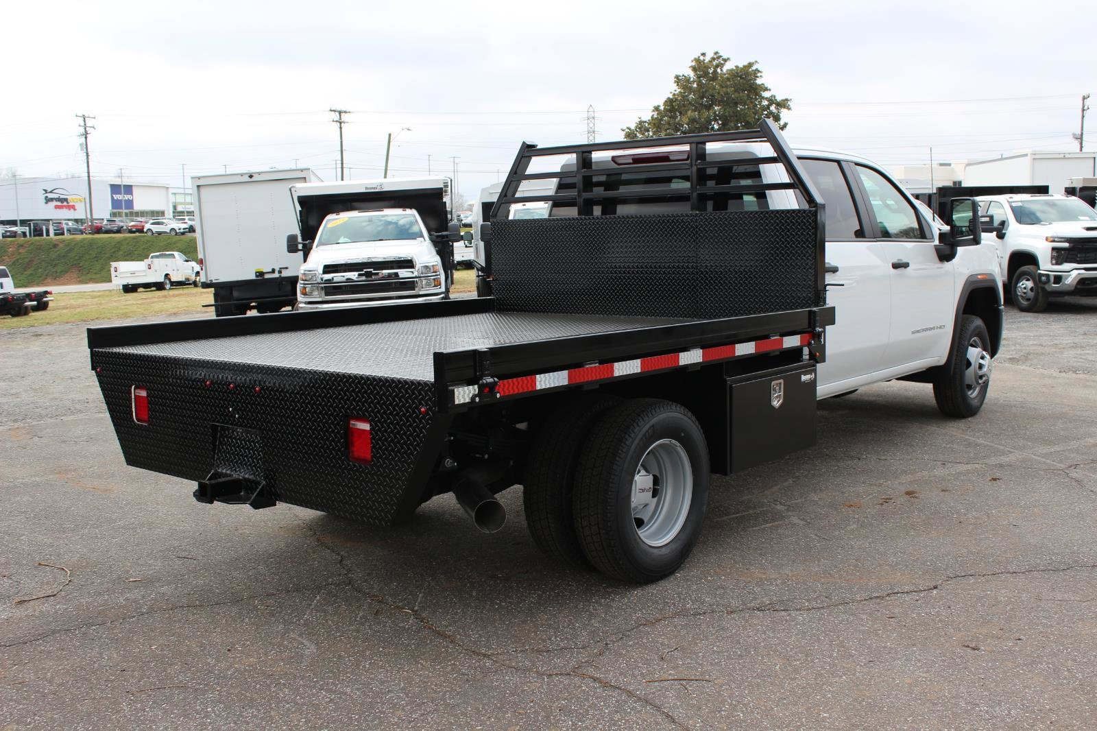 New 2026 GMC Sierra 3500 Pro w/ Convenience Package image 4