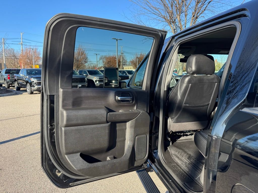 Used 2020 Chevrolet Silverado 2500 LT w/ Convenience Package image 17