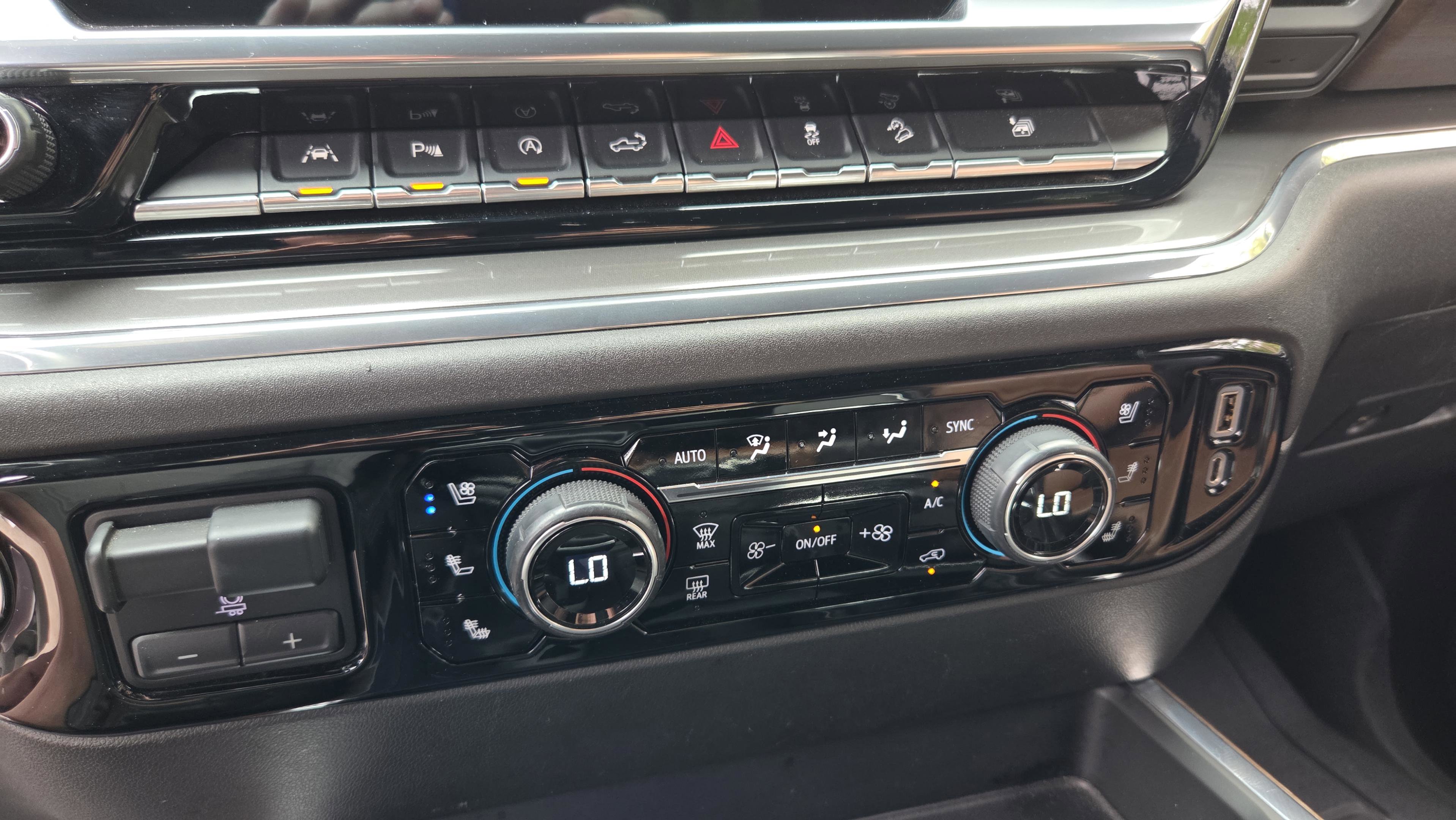 Certified 2023 Chevrolet Silverado 1500 High Country w/ Z71 Off-Road Package AWD/4WD image 20