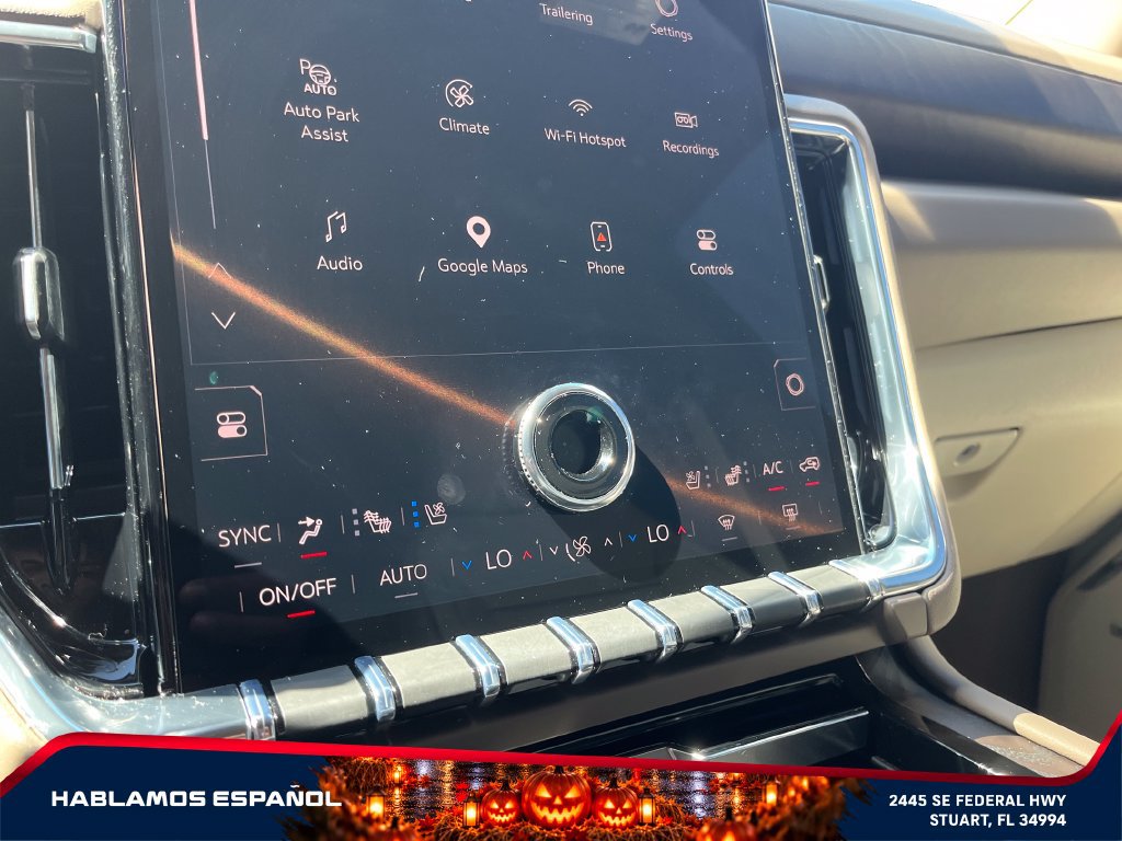 Used 2026 GMC Yukon Denali w/ Sun & Power Step Package AWD/4WD image 30