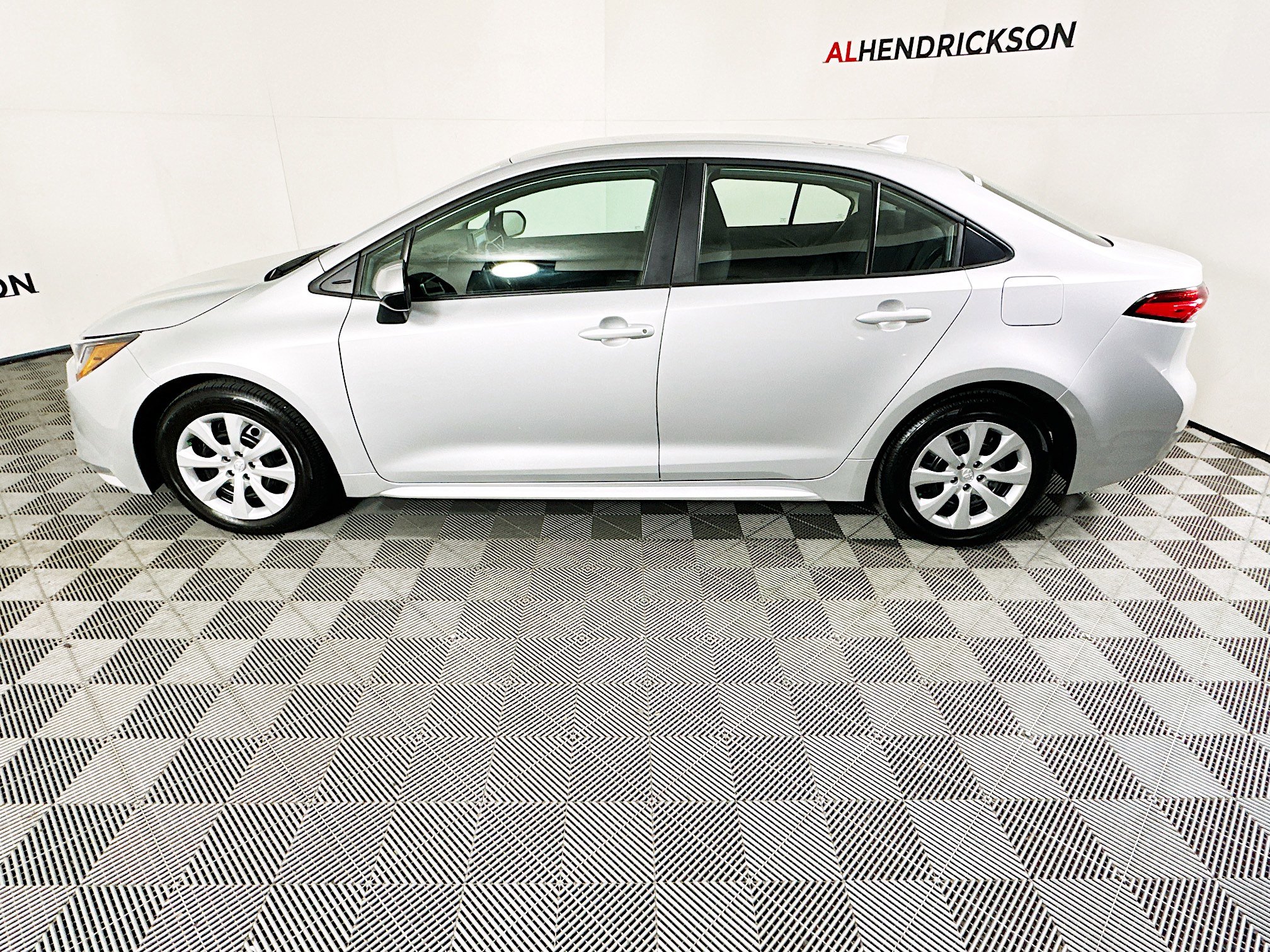 Used 2024 Toyota Corolla LE image 6