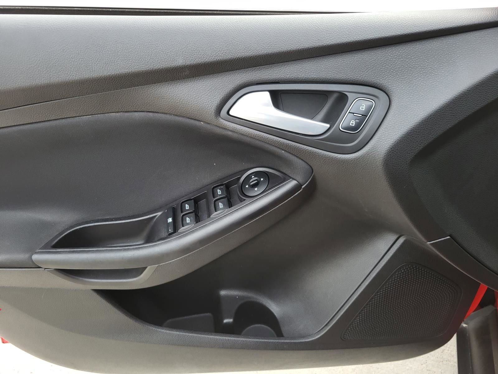 Used 2016 Ford Focus SE image 15