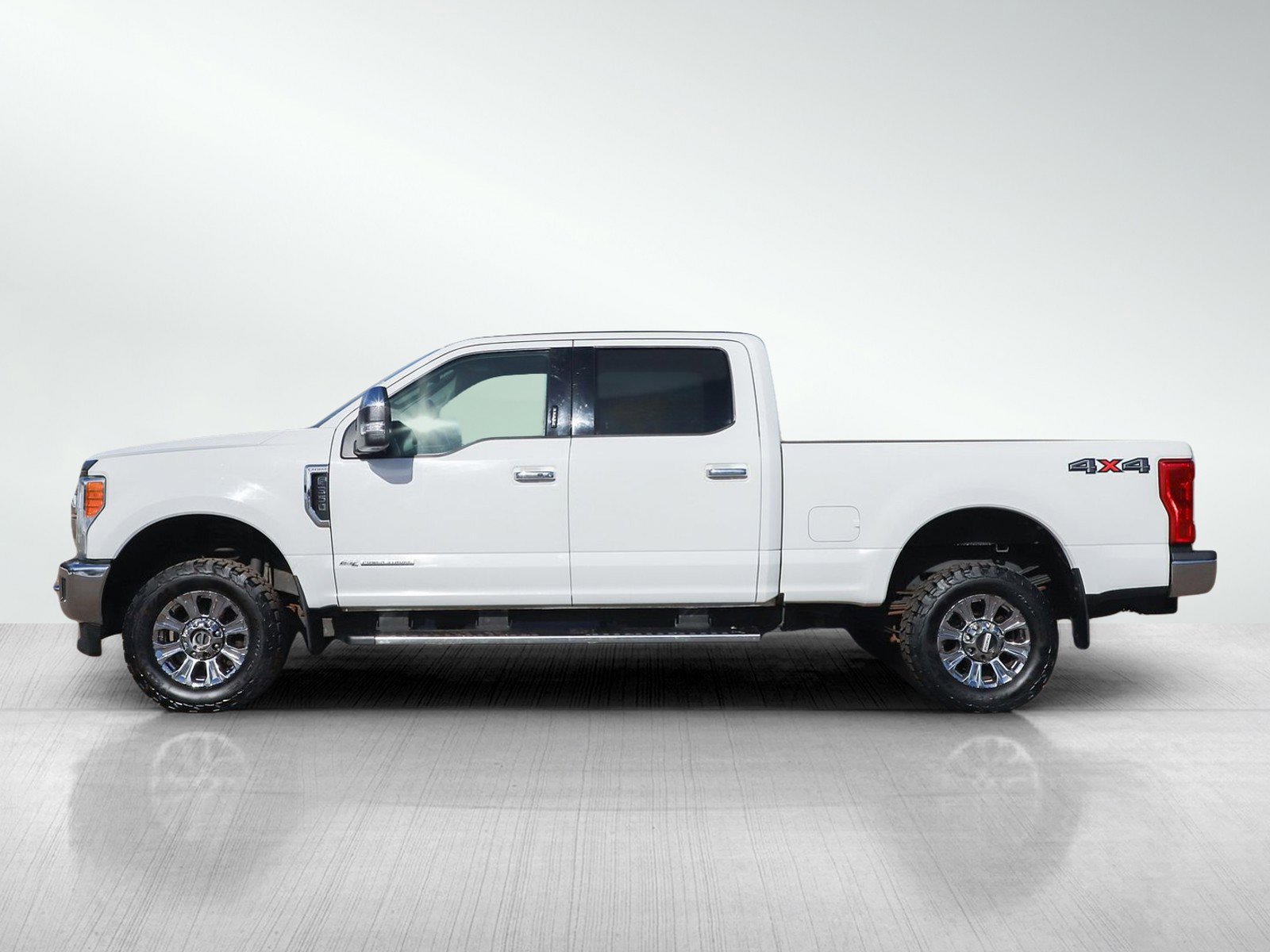 Used 2017 Ford F350 Lariat w/ Lariat Ultimate Package AWD/4WD image 2