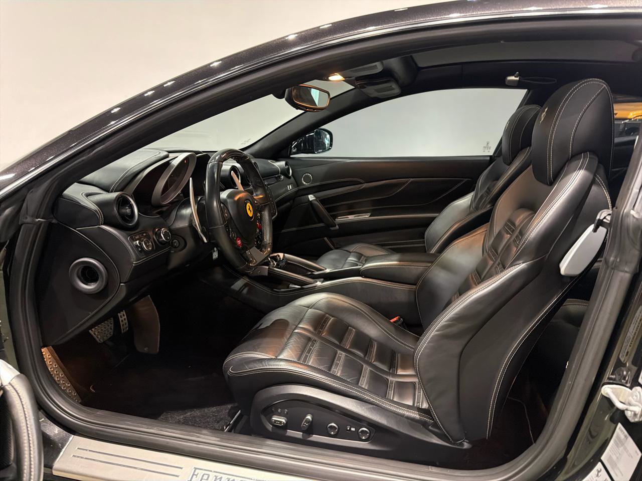 Used 2014 Ferrari FF image 15