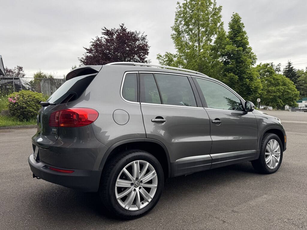 Used 2016 Volkswagen Tiguan SE AWD/4WD image 3