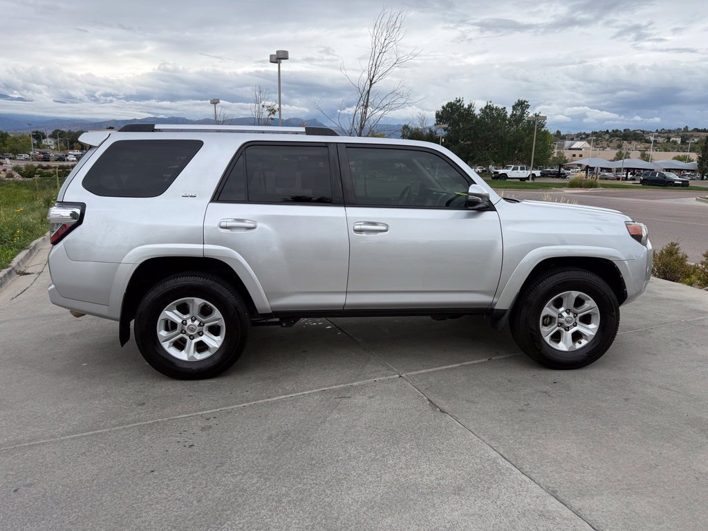 Used 2021 Toyota 4Runner SR5 Premium w/ Moonroof Package AWD/4WD image 9