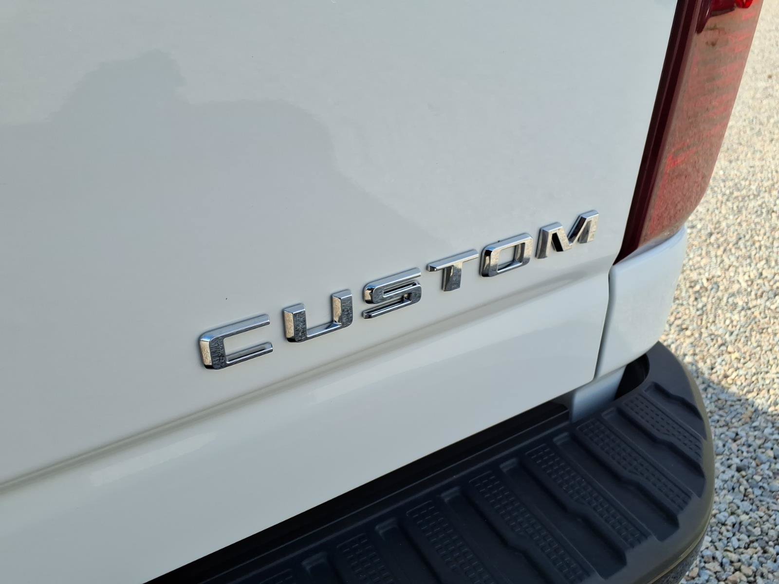 Used 2024 Chevrolet Silverado 2500 Custom w/ Custom Value Package AWD/4WD image 8