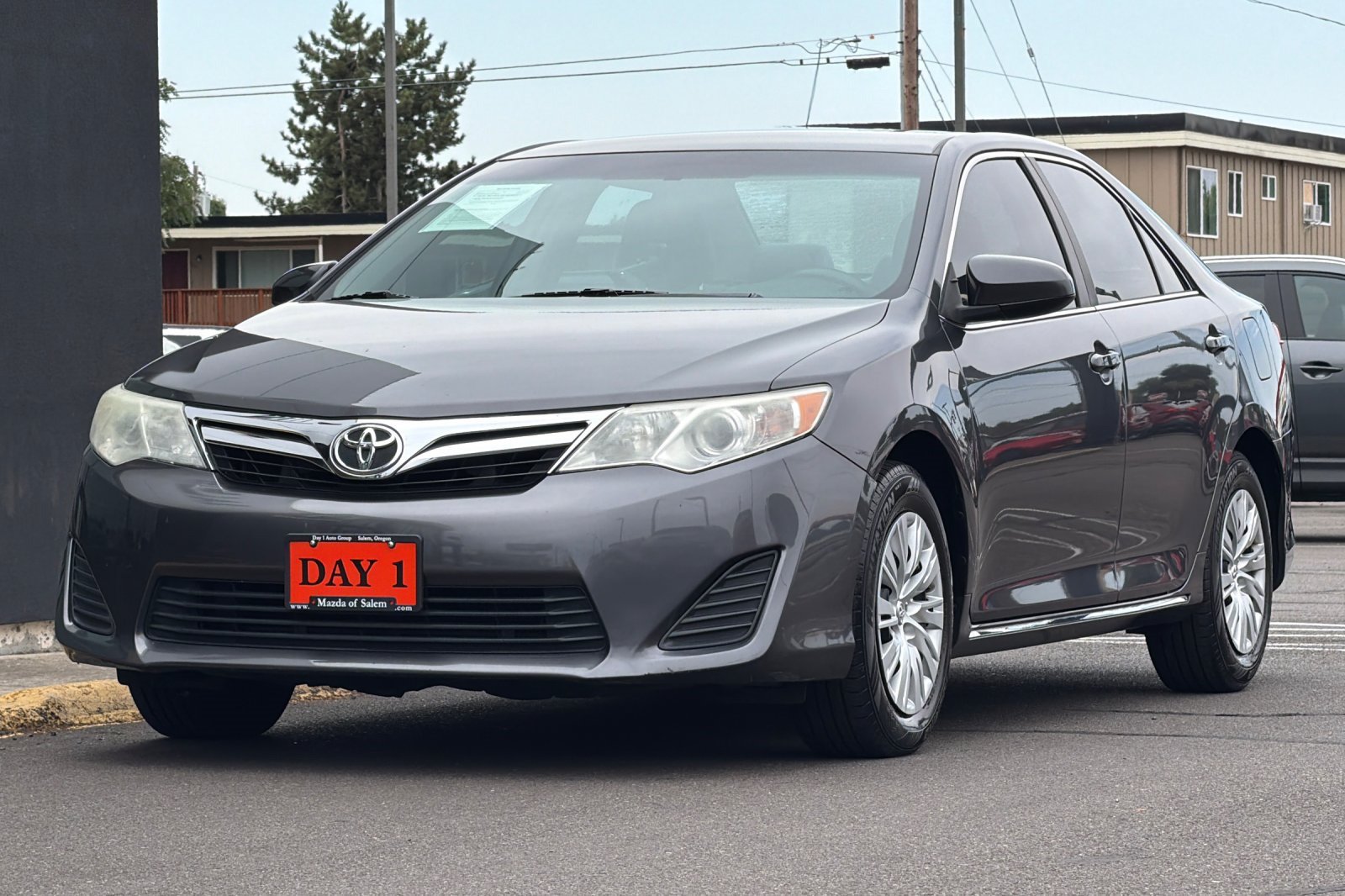 Used 2014 Toyota Camry LE FWD image 9