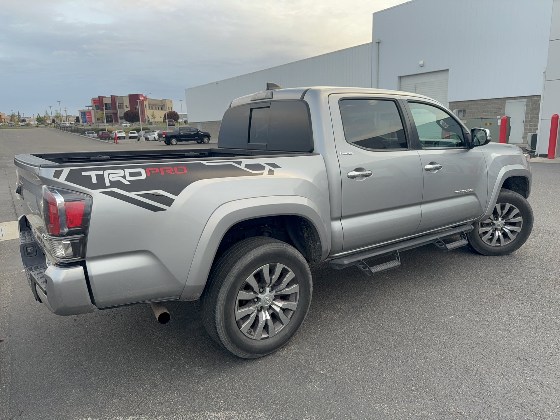 Used 2020 Toyota Tacoma Limited AWD/4WD image 35