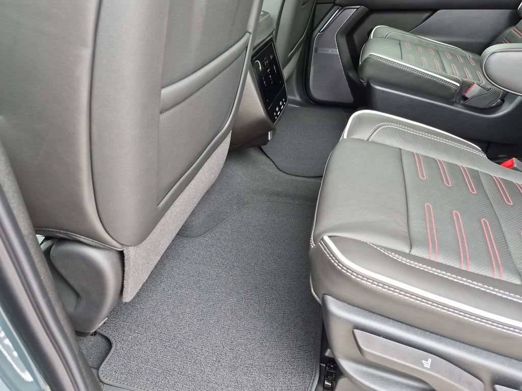 New 2026 GMC Yukon XL AT4 Ultimate AWD/4WD image 41