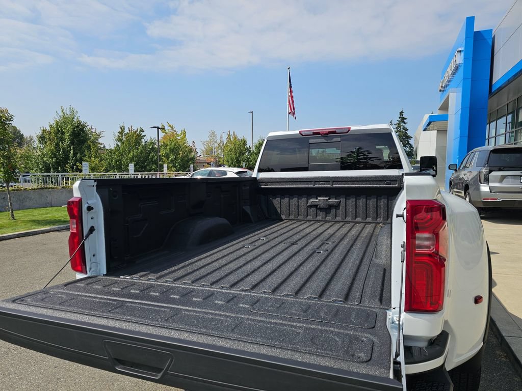 New 2026 Chevrolet Silverado 3500 High Country w/ High Country Premium Package AWD/4WD image 18