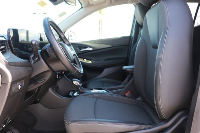 Used 2025 Buick Encore GX Preferred image 11
