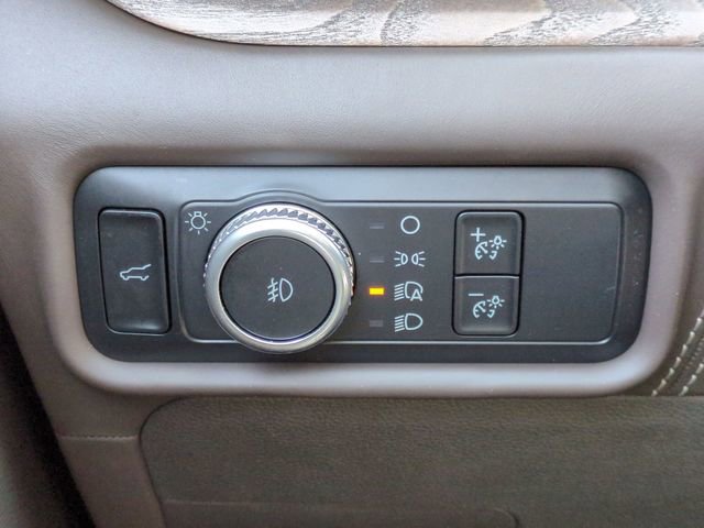 Used 2021 Ford Explorer Platinum w/ Equipment Group 601A AWD/4WD image 16