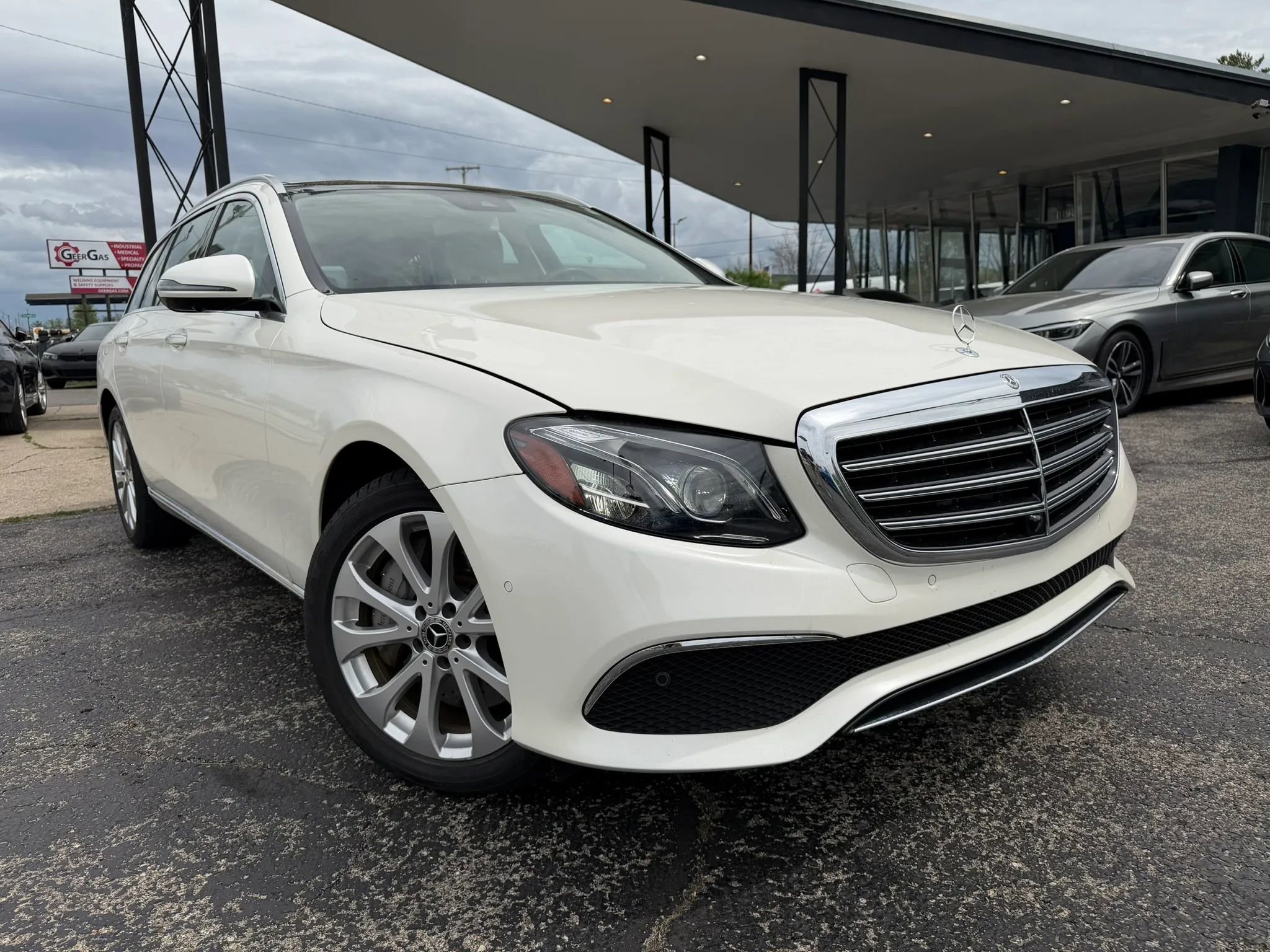 Used 2019 Mercedes-Benz E 450 4MATIC Wagon image 3