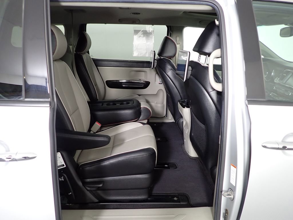 Used 2021 Kia Sedona SX FWD image 38