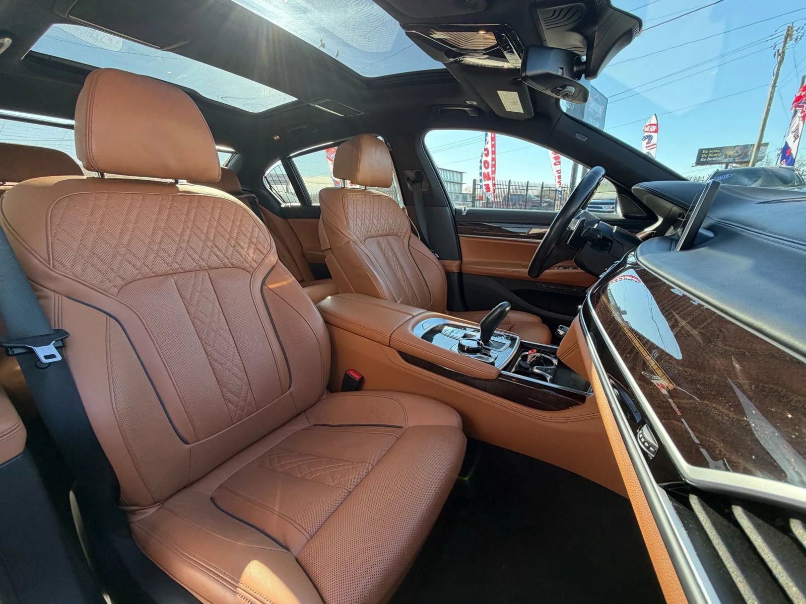 Used 2022 BMW 750i xDrive w/ Executive Package AWD/4WD image 43