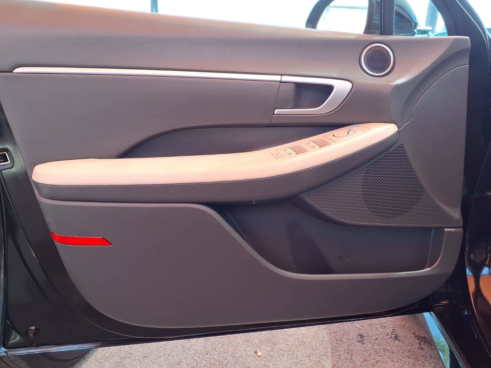 Used 2025 Hyundai Sonata SEL FWD image 16