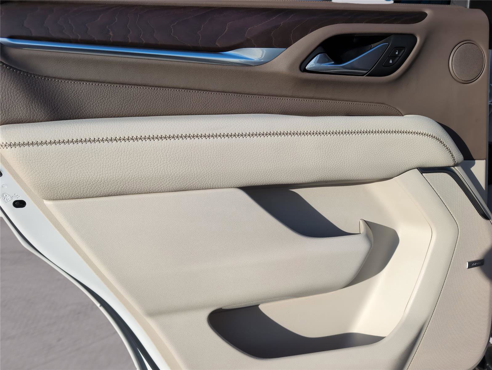 Used 2021 GMC Yukon Denali w/ Denali Premium Package image 30