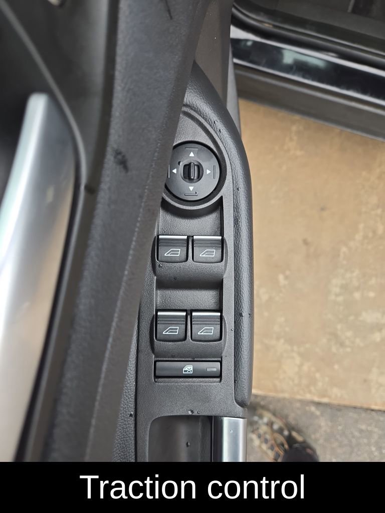 Used 2019 Ford Escape SE image 13