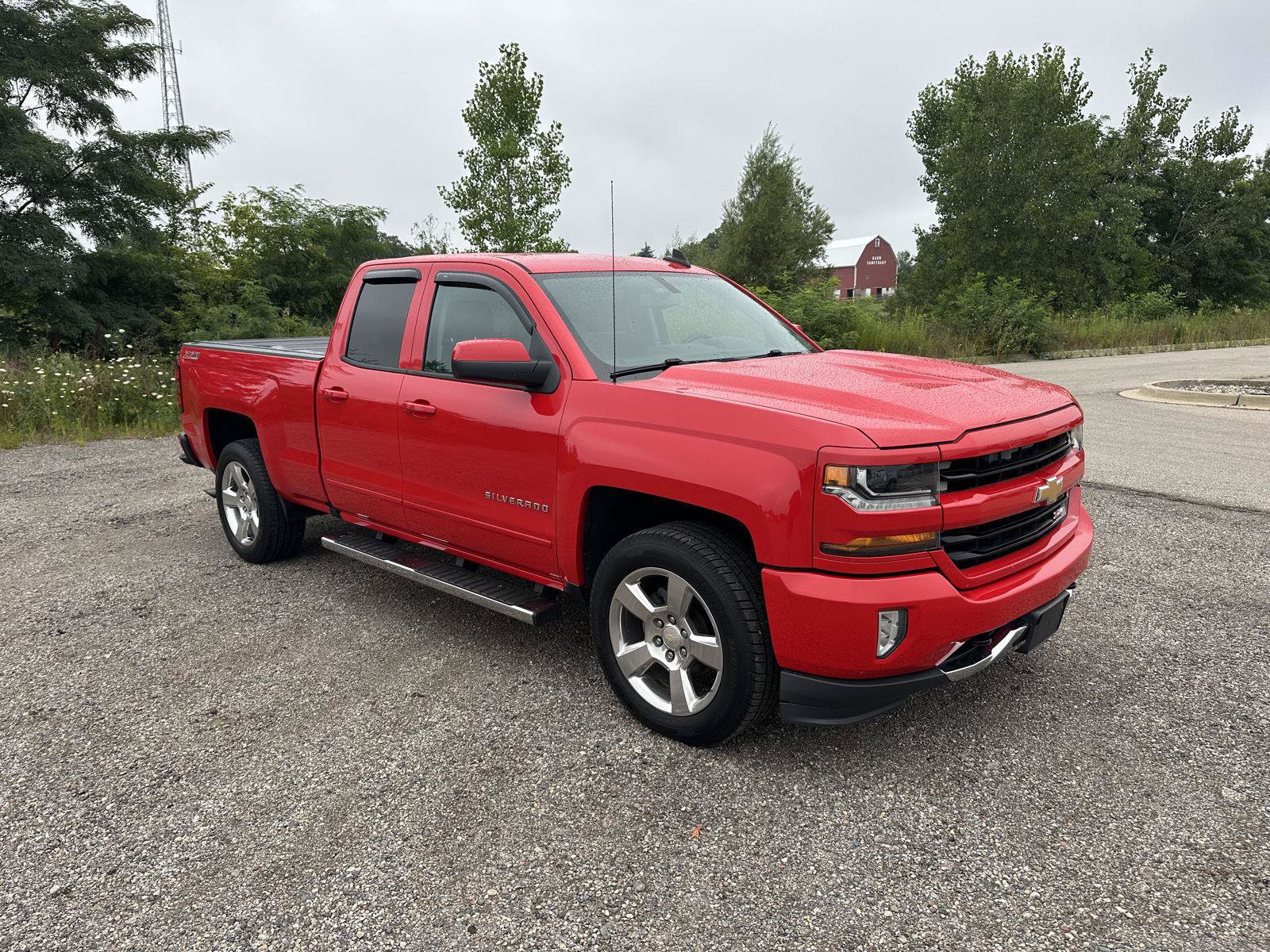 Used 2017 Chevrolet Silverado 1500 LT AWD/4WD image 34