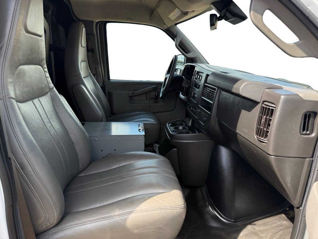 Used 2021 Chevrolet Express 2500 w/ Driver Convenience Package RWD image 12