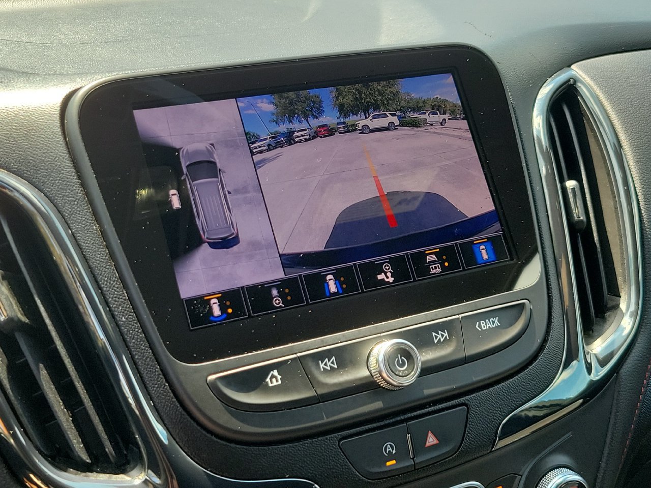 Certified 2022 Chevrolet Equinox RS w/ Infotainment Package FWD image 26
