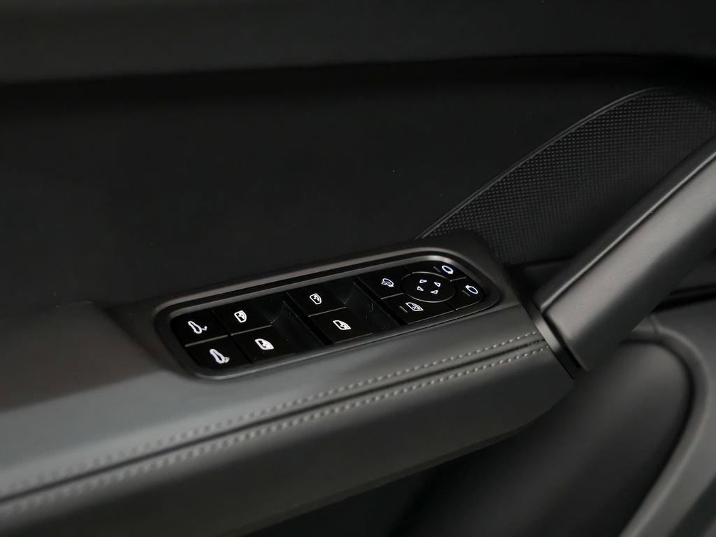 New 2026 Porsche Cayenne S AWD/4WD image 23