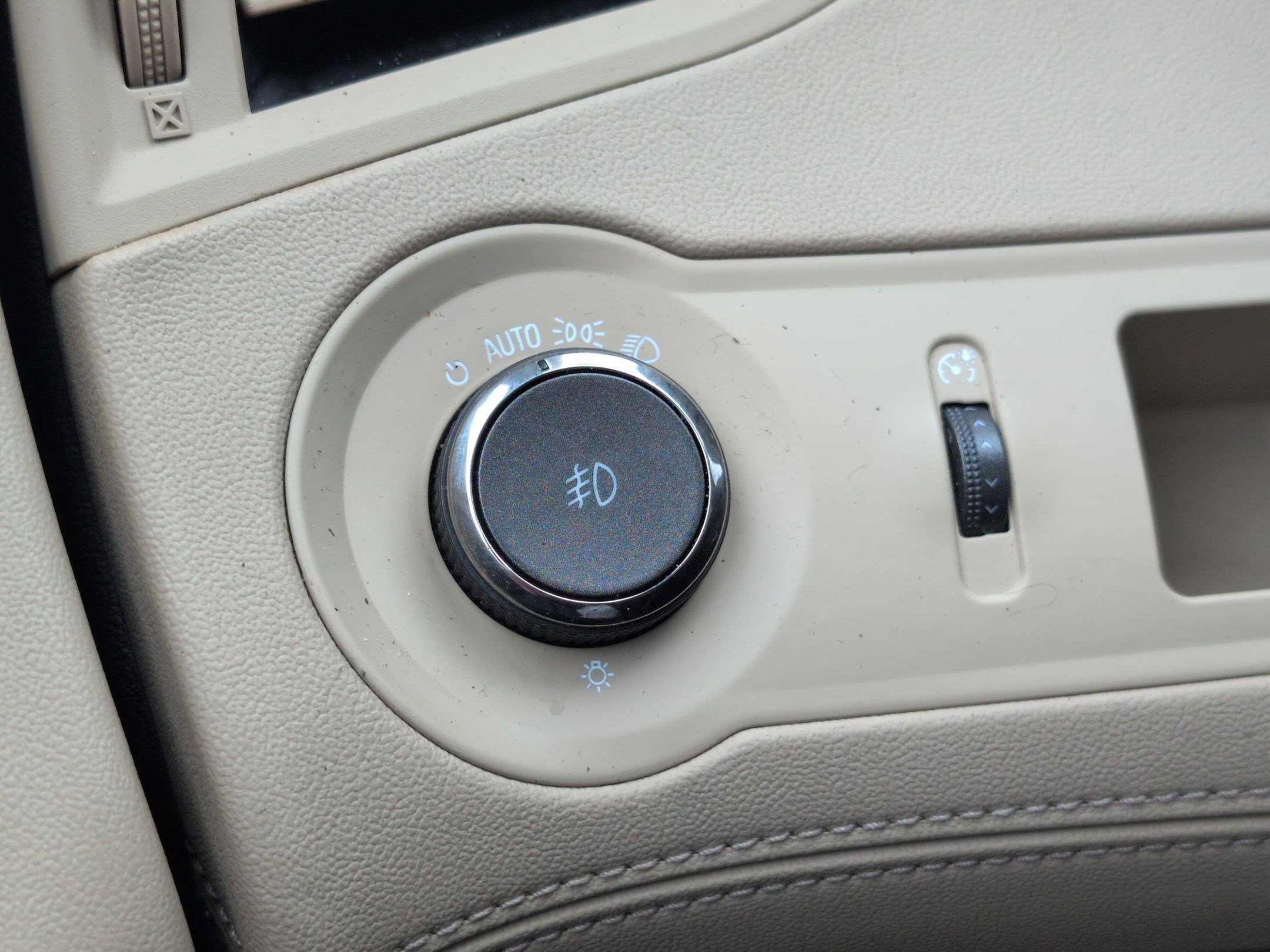 Used 2010 Buick LaCrosse CXL w/ Luxury Package image 22