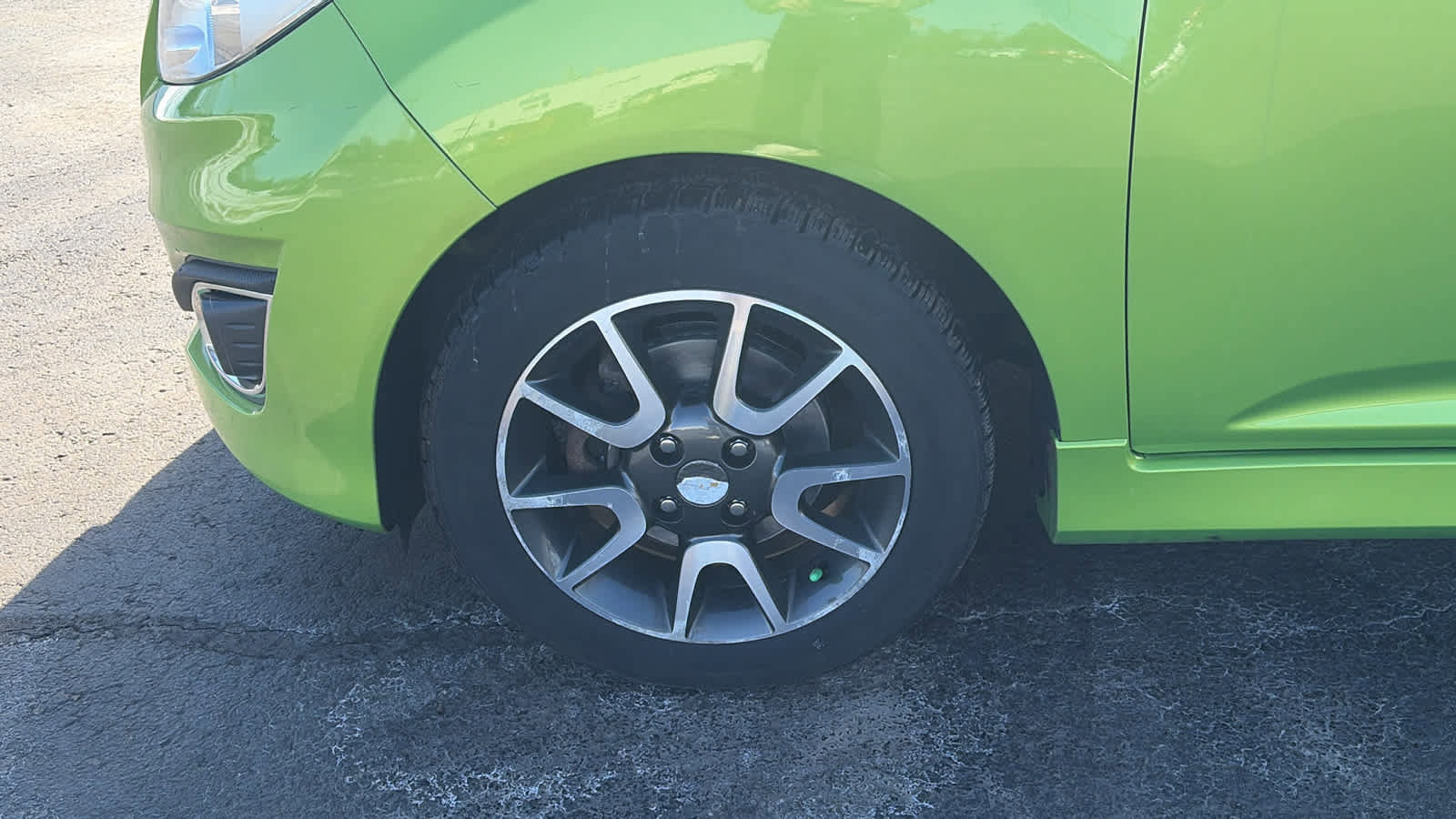 Used 2014 Chevrolet Spark LT image 25