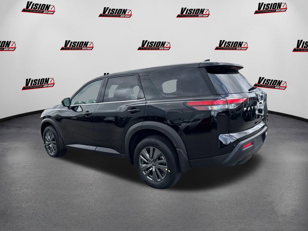 New 2025 Nissan Pathfinder S image 7