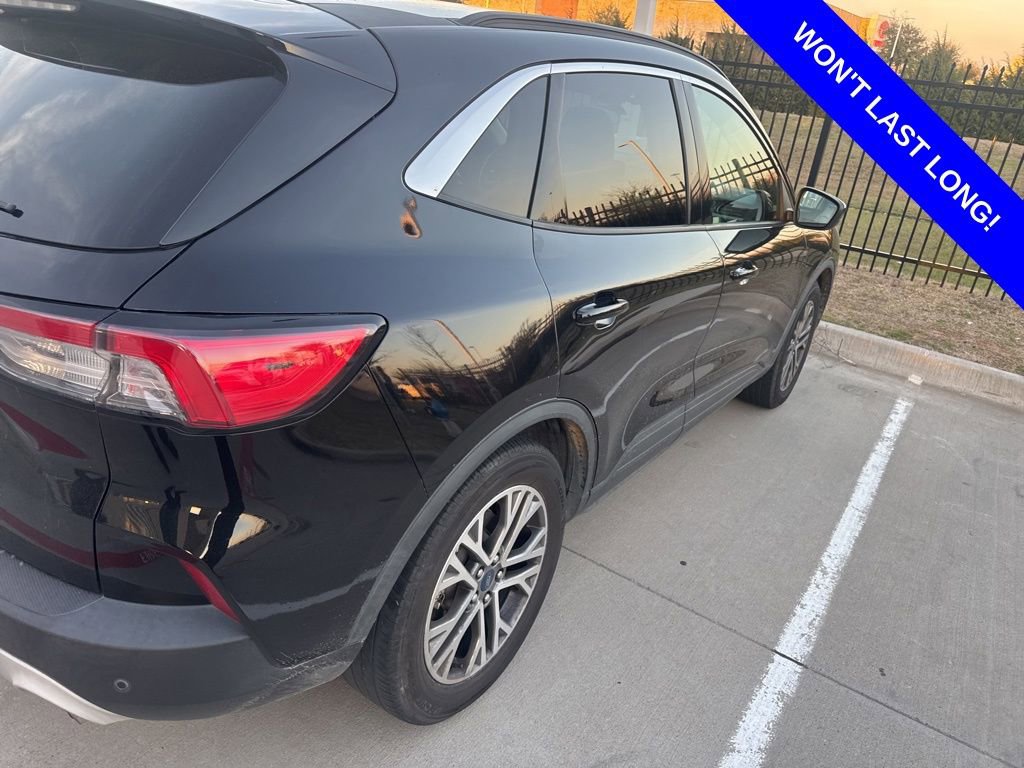 Used 2021 Ford Escape SEL w/ Technology Package image 2