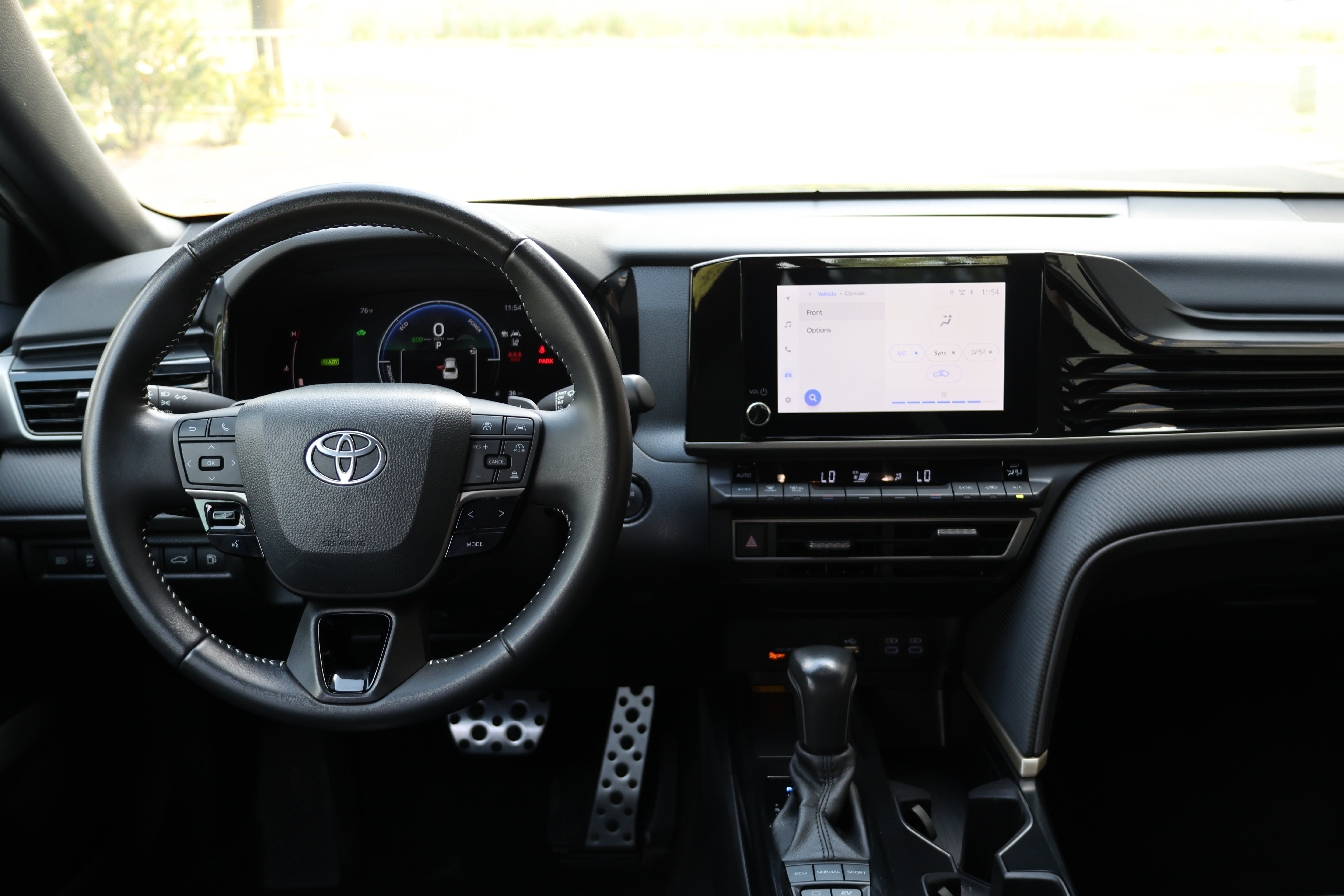 Used 2025 Toyota Camry SE FWD image 30