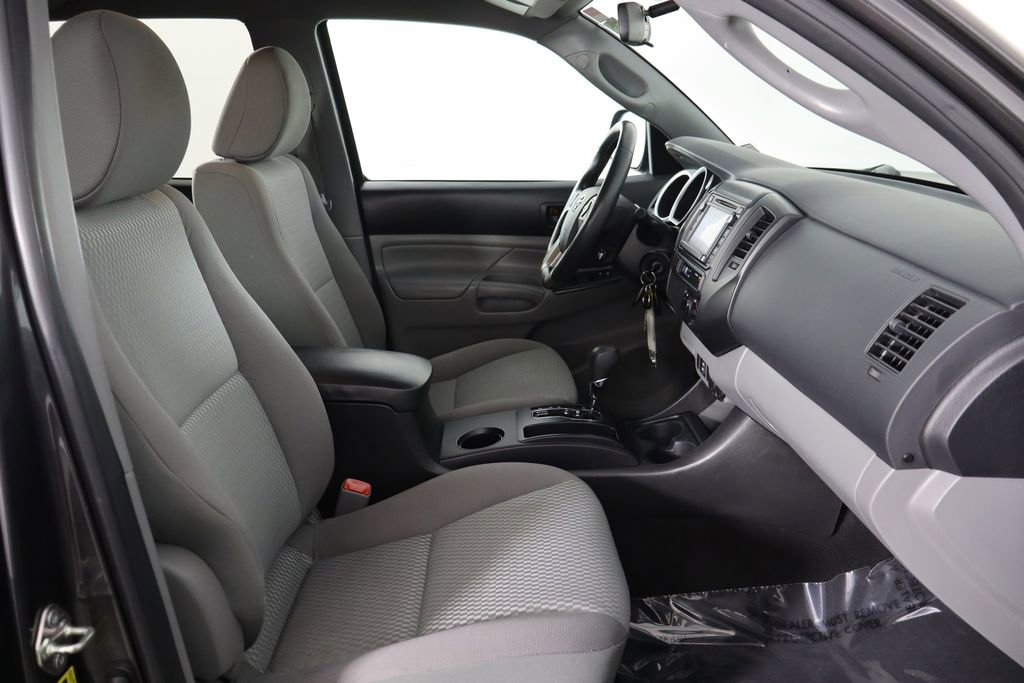 Used 2014 Toyota Tacoma PreRunner w/ Convenience Package RWD image 18