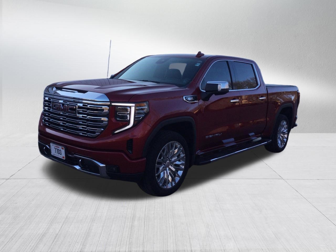 Used 2024 GMC Sierra 1500 Denali w/ Technology Package AWD/4WD image 2