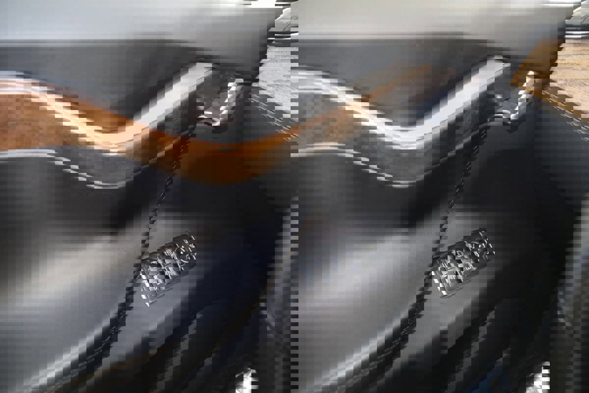 Used 2019 Tesla Model X 75D image 34