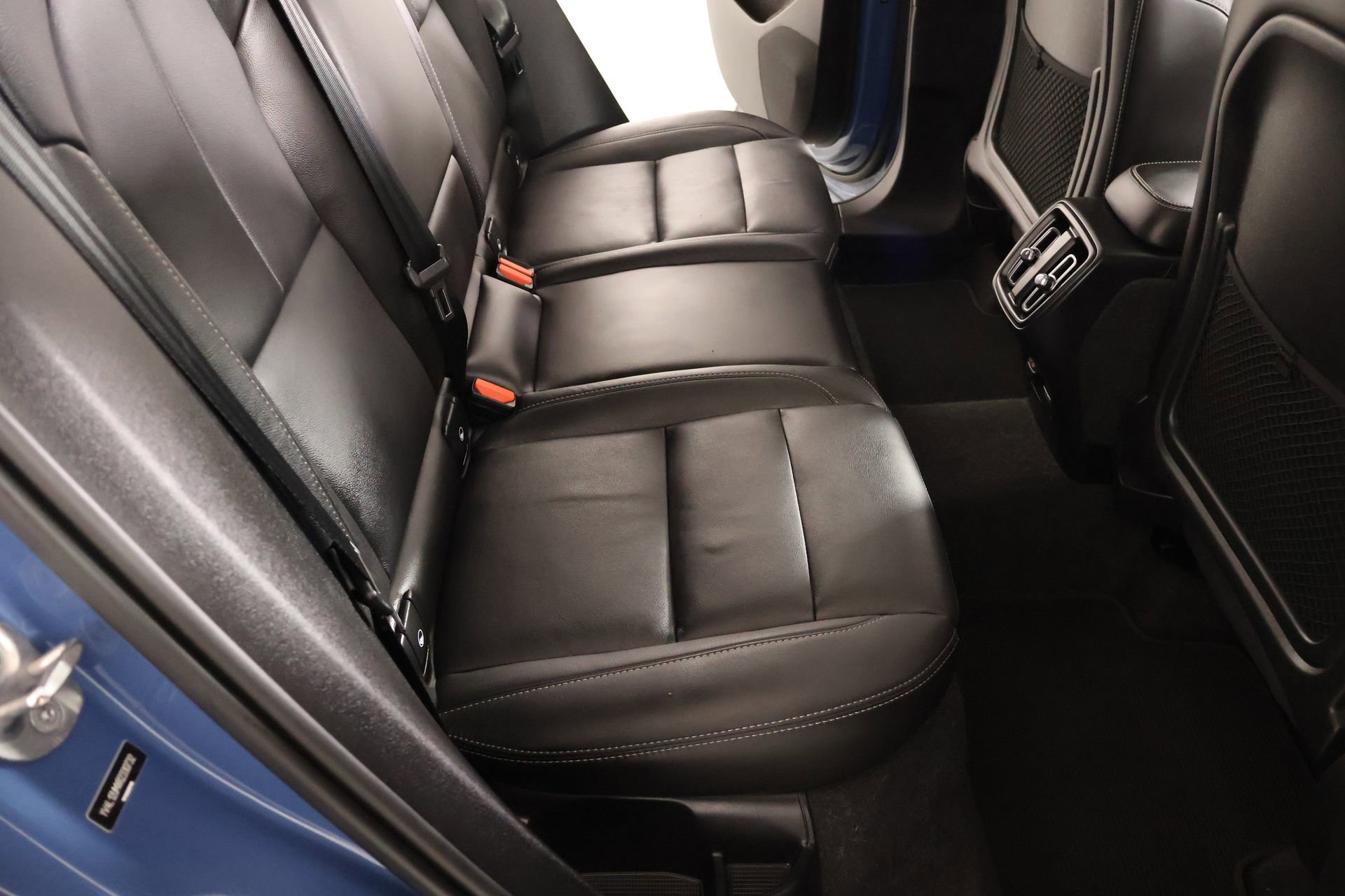 Used 2024 Volvo XC40 B5 Ultimate w/ Protection Package Premier image 15