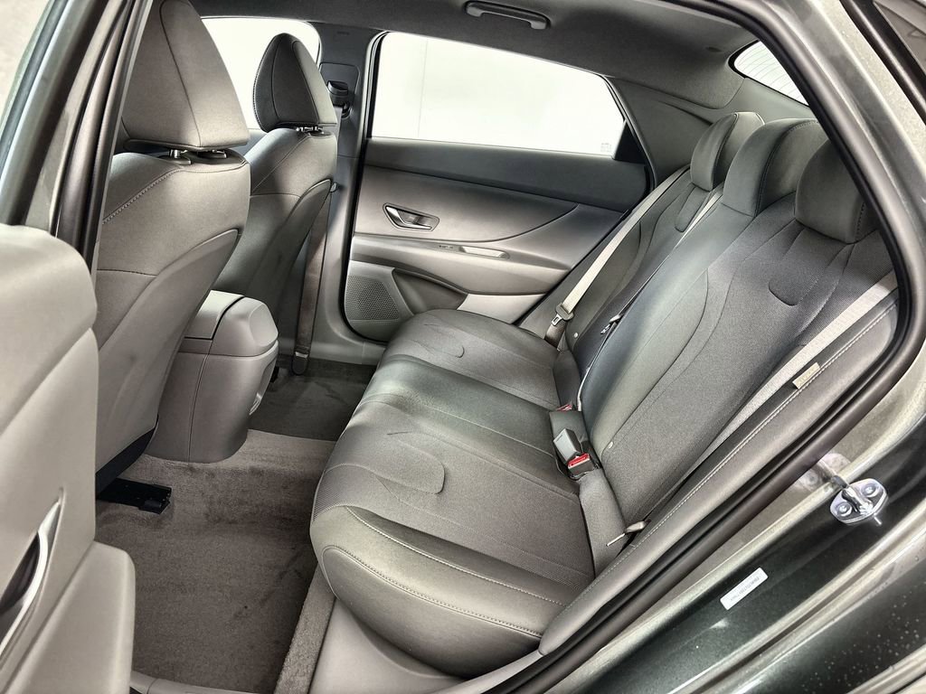 New 2026 Hyundai Elantra SE FWD image 23
