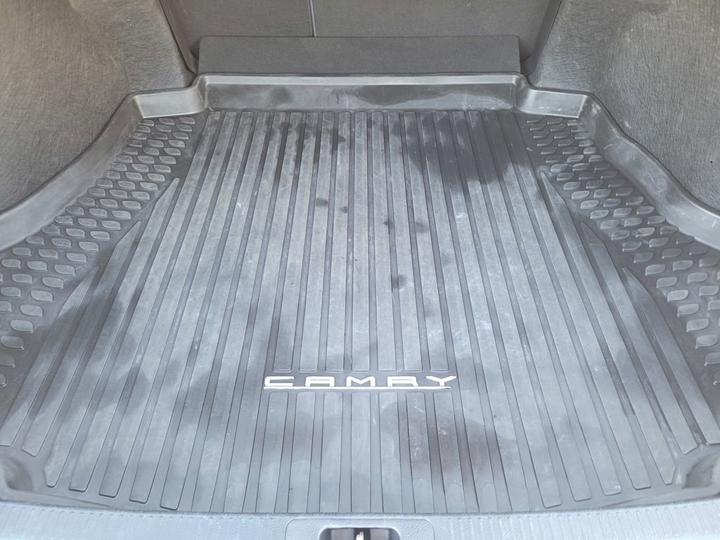 Used 2023 Toyota Camry SE image 7