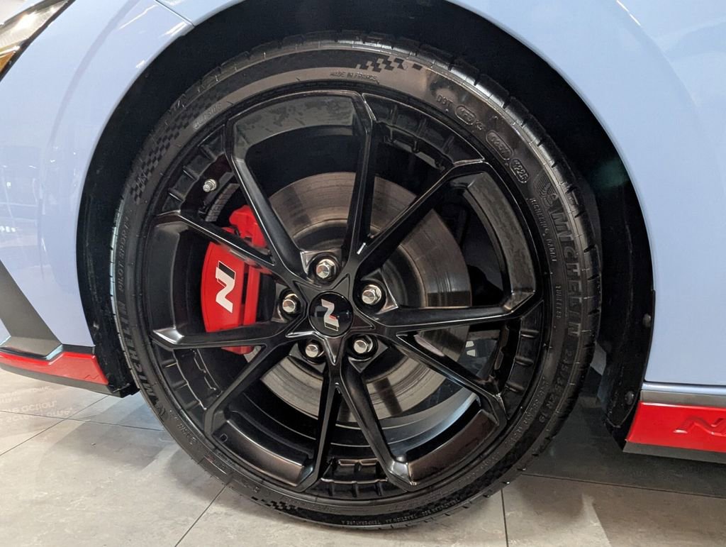Certified 2025 Hyundai Elantra N Base image 11