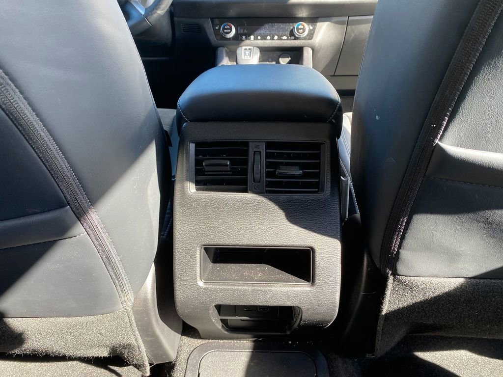 Used 2023 Mitsubishi Outlander SE image 28