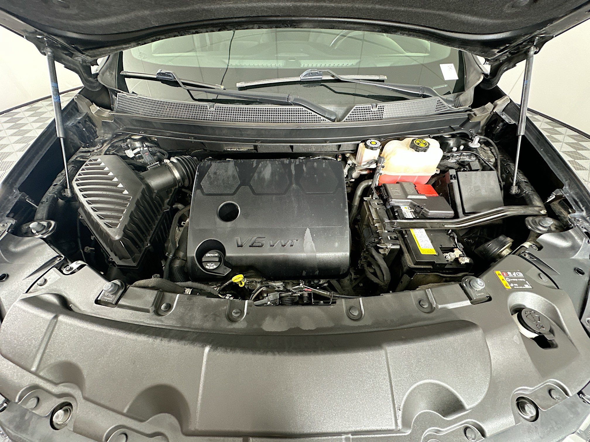 Used 2022 Chevrolet Traverse LT image 34