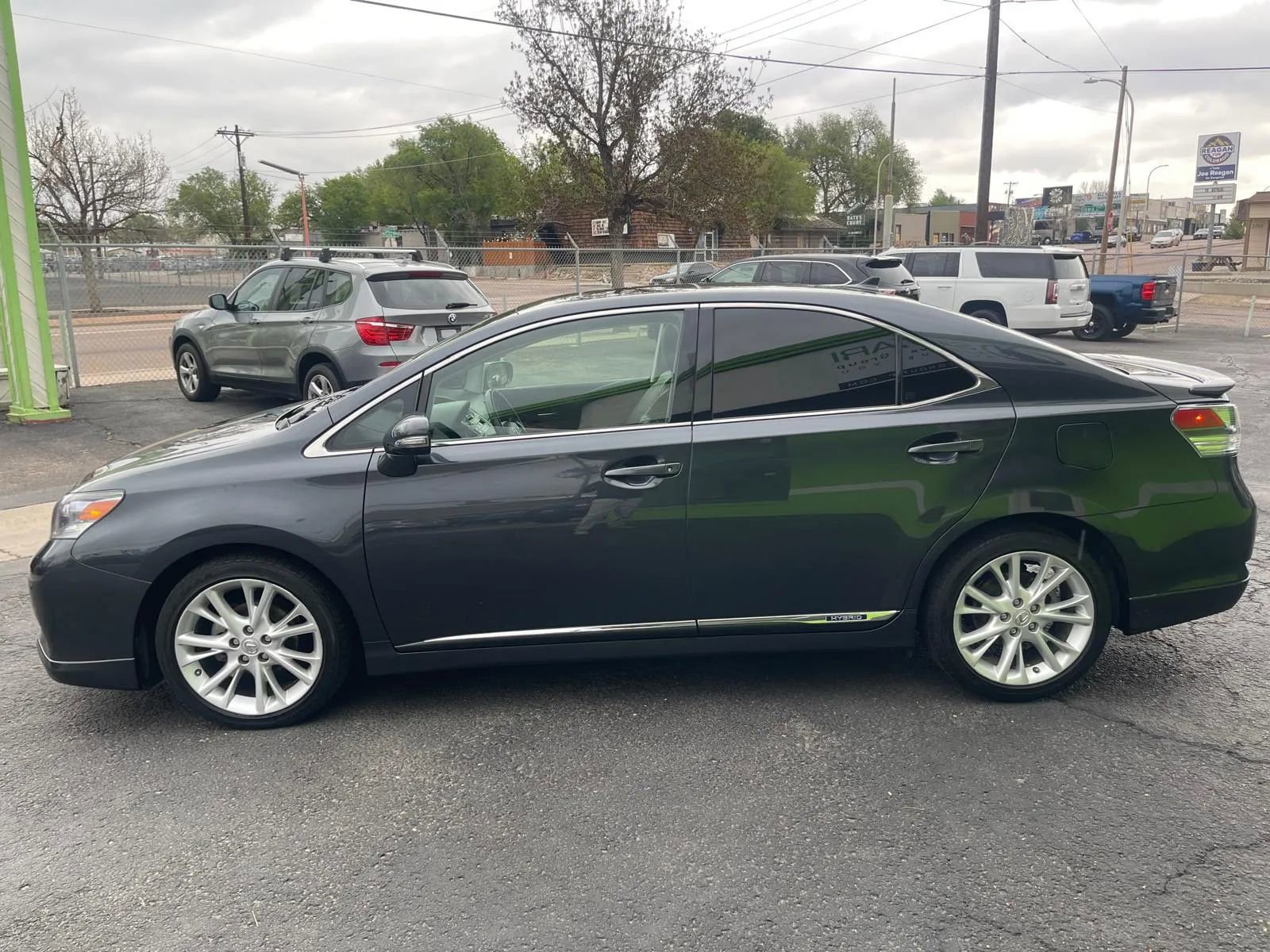 Used 2011 Lexus HS 250h Premium w/ Park Assist Pkg FWD image 4