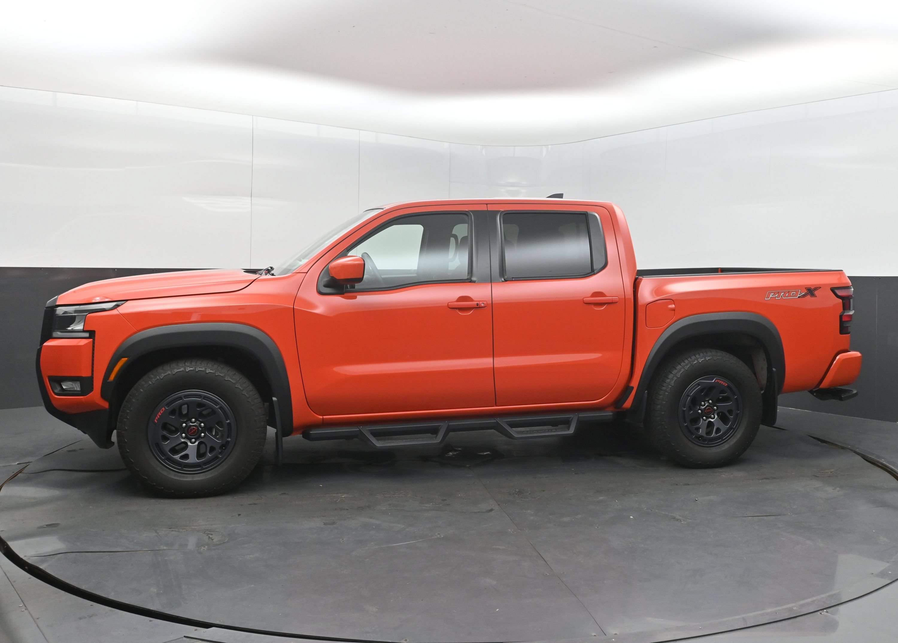 Used 2025 Nissan Frontier Pro-X RWD image 5