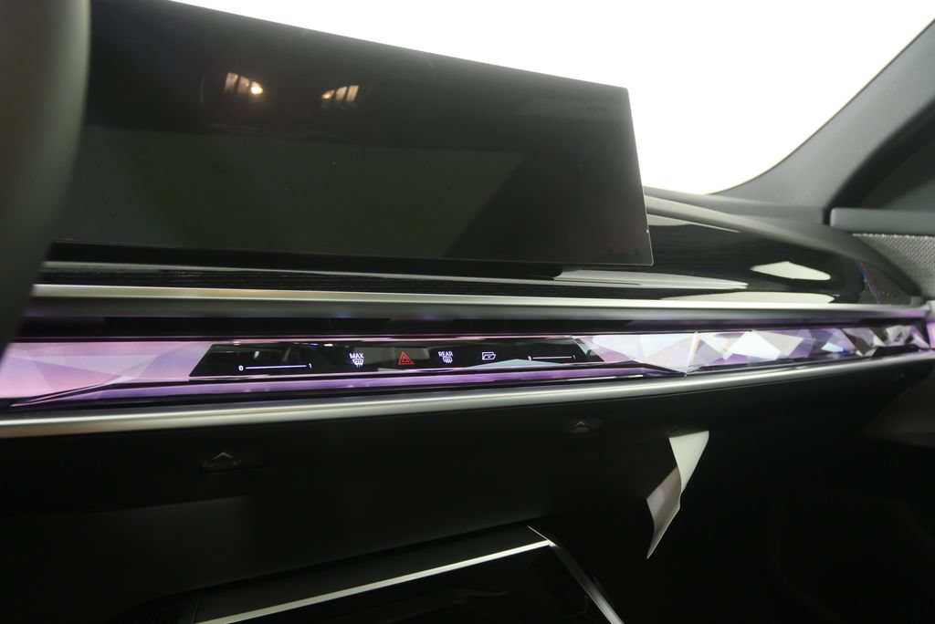 New 2026 BMW i7 xDrive60 AWD/4WD image 21